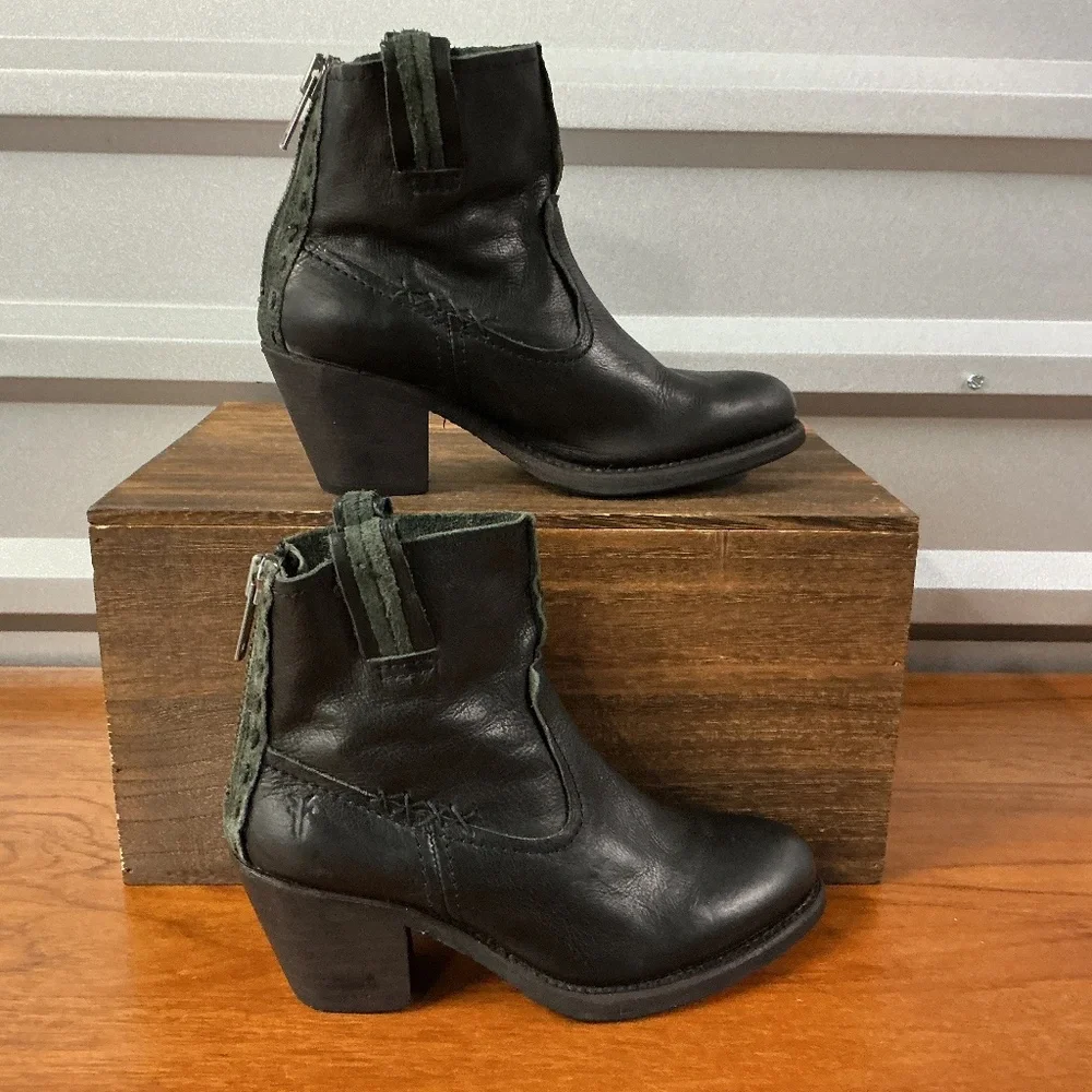 Frye Women Leslie Artisan Black Leather Boho Cowgirl Zip Ankle Boot Size 6.5